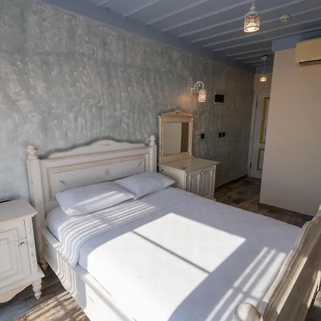 Ξενοδοχείο Ra 3*